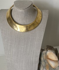 Beautiful Vintage Les Bernard Vogue Egyptian Revival Gold Plate Collar Necklace