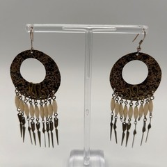 Vintage Boho Brass Speckled Circle Dangle Earrings Cream Bead Metal Fringe 3.25″