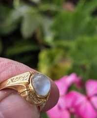 Beautiful 1930’s Chinese 18k Gold & Moonstone ring Size 7.5