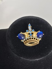 Trifari Crown Brooch Blue Cabochon Rhinestone Vintage Gold Tone Pin Pendant Book