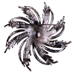 Sarah Coventry Womens Silver Tone Metal Faux Pearl Floral Brooch 1960s Vintage