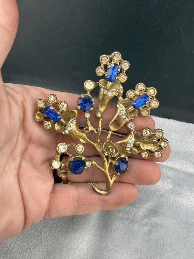 Vintage Pot Metal Brooch Gold Tone Blue Rhinestone READ