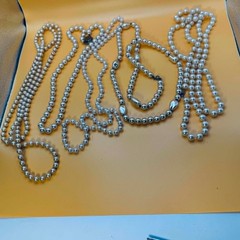 5 Sets Vintage Single Strand Pearl Necklace from 26 in diameter to 46