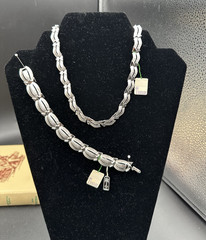 NWT VTG 1950s-1960s CROWN TRIFARI Silvertone Choker Necklace 2 Piece Set Jewelry
