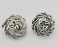 Crown TRIFARI Earrings 1 in Brushed Modernist Silver Tone Clips Vintage .75 in