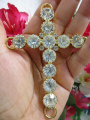 ANTHONY ATTRUIA Signed CROSS BROOCH Crystal/RHINESTONE 3.75″ Retro Religious Vtg