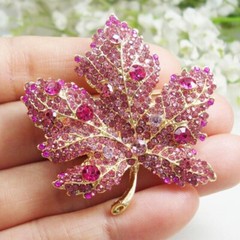 Pendant Fashion Pink Maple Leaf Rhinestone Crystal Woman Brooch Pin Corsage