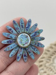Vintage Enameled Daisy Pin 1950s Gold Toned