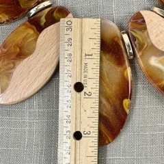 C 1946 Marbled Acrylic/Wood Ovals Faux Leather Cord Statement Gold Tone Necklace