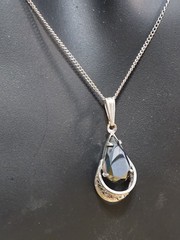 1950’s Sorrento Sterling Silver & Hematite Pendant 15.5″ Chain Filigree Accent