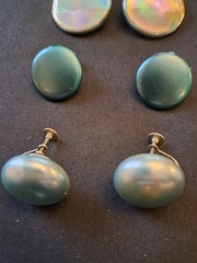 Vintage Lot. 14 Pairs CLIP-ON/Screw Back Blue/Green/Gold Tone Earrings Lot J6