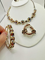 Vntg. Lisner Full Parure Golden Brown Necklace,Bracet,Earrings,Pin Signed