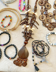 Vintage New Gold Snake Wood Glass Rock Chip Bead Necklace Bracelet Lot 195