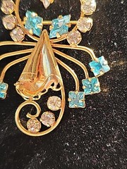 Vintage Signed DeCurtis 1/20 GF Yellow Gold Filled Brooch Pendant Crystals Blue
