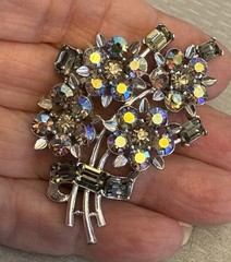 signed LISNER Blue Gray AB Rhinestone Brooch 50s Vintage Spray Bouquet 2-1/4″