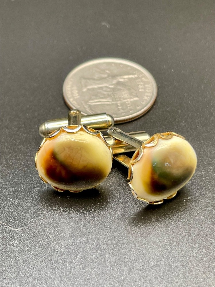 Vintage Natural Shell Stone Cabochon Cufflinks Gold Tone Scalloped Bezel MCM