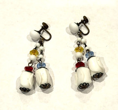 VINTAGE ART DECO WHITE MILK GLASS RED BLUE YELLOW BEADS DANGLE Clip On Earrings