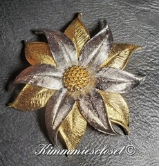 Yellow & White Gold flower Brooch Vintage 1960s-70s Celebrity N.Y. Classy