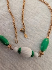 Vintage Avon White and Green Plastic White and Green Lucite Bead Necklace 19″