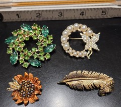 Vintage To Now Goldtone Leaf Rhinestone Flower Bee Butterfly Brooch Lot 293-161