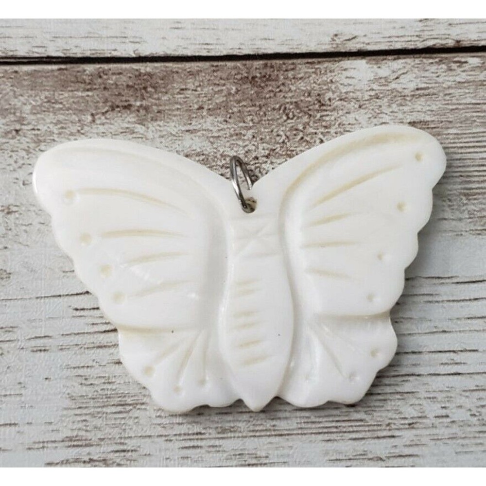Vintage Pendant Large Cream Butterfly – No Chain Included
