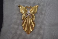 Vintage Angel Brooch 2.5″ Icy Angelcore Love Valentine Christmas Signed