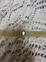 Vintage Gold Tone Mesh Choker Necklace with Oval Cameo Centerpiece