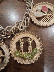 Vintage Gold Tone Sports Charm Bracelet 7″ Sailing, Skiing, Bowling, Golf…