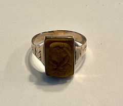 Sweet Victorian 10k Yellow Gold Carved Tiger Eye Cameo Ring 1.90 Grams Size 6