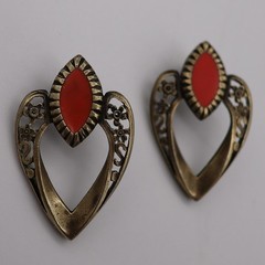 Vintage Val Red Drop Almond Shaped Earings Filigree Pierced Post Back