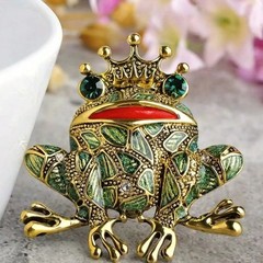 Vintage Frog Brooch Pin Green Rhinestone Eyes Gold Tone Animal Coat Scarf Gift N