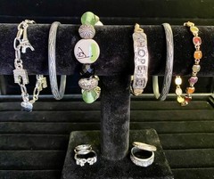 VTG – Modern Jewelry Bracelet Ring Lot Costume Silver And Gold Tone