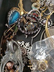 Vintage Mixed Lot Brooches & Pins, Metal Multicolor Costume Jewelry Watches