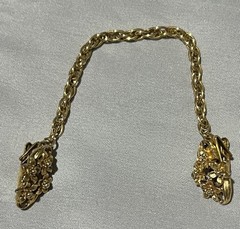 Vintage Gold Tone Sweater Clip w/chain Flower Shape Floral