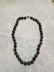 Modern Necklace stone green Beaded Collar Beads Pre Owned Condition Unique