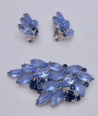 Vintage Shades of Blue Frosted Glass Rhinestone Floral Brooch Earrings Set J59