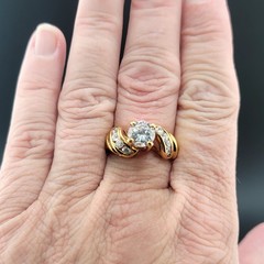 Vtg Sz 7.5 Ring Cubic Zirconia Solitare with Channel-set Accents Fashion Jewelry