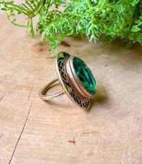 Art Deco Vintage Oval Emerald Green Glass Cocktail Ring Gold Filigree Band 4.5