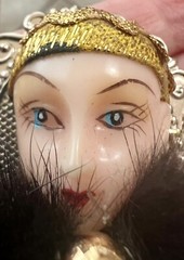 Vintage Glamorous Lady Real Fur Neck Scarf Gold Hat Pressed Aluminum Brooch Pin