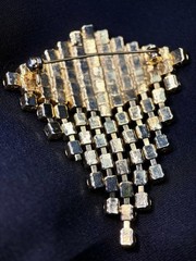 Elegant Vintage Style Gold Tone Crystal Brooch Pin