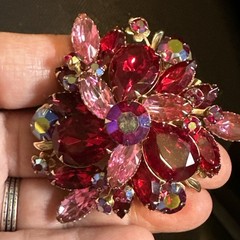 Vintage Gold Toned Red And Pink Juliana Brooch And Clip On Earrings