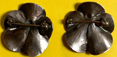 STERLING SILVER PAIR OF VINTAGE STUART NYE PANSEY BROOCHES 3.1 GRAMS