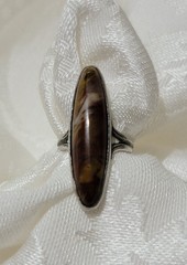 OLD PAWN STERLING BEZEL SET BEAUTIFUL OBLONG AGATE STONE RING SIZE 2/PINKY