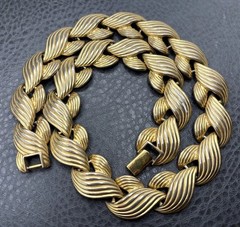 Napier 80s Signed Gold Tone Ribbed Link Necklace Vintage 17” Runway