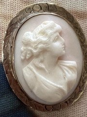 Antique 10K Yellow Gold Hand-Carved Shell Cameo Brooch Pendant