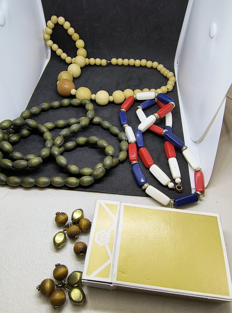 Vintage metal and Wood / Bead Necklace Lot Nice clasp Costume Jewelry