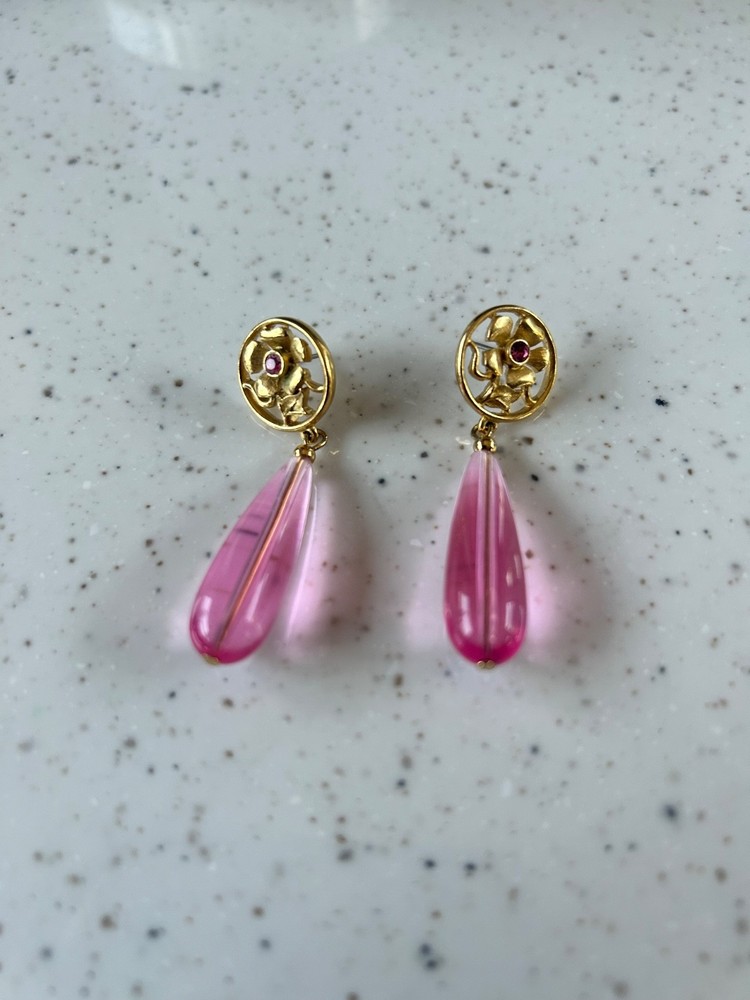 Vintage Trifari Gold Tone Pink Lucite Teardrop Flower Dangle Pierced Earrings
