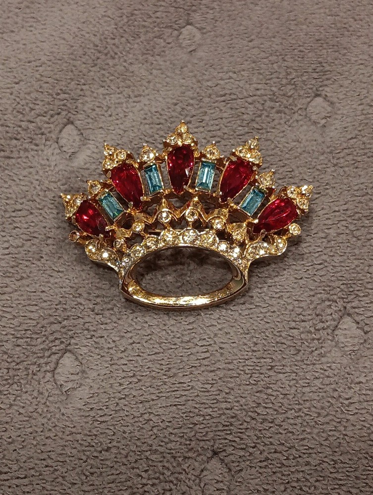 Vintage CORO brooch, 1940s–1950s