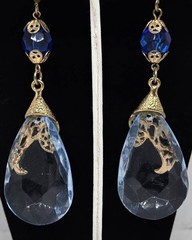 Vintage unbranded 80s Renaissance Revival Chandelier Clip-on earrings