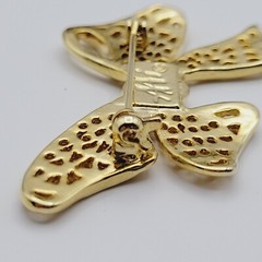 AAI Filigree Bow Jewelry Gold Tone Ribbon Pin Vintage 1990s Brooch Signed